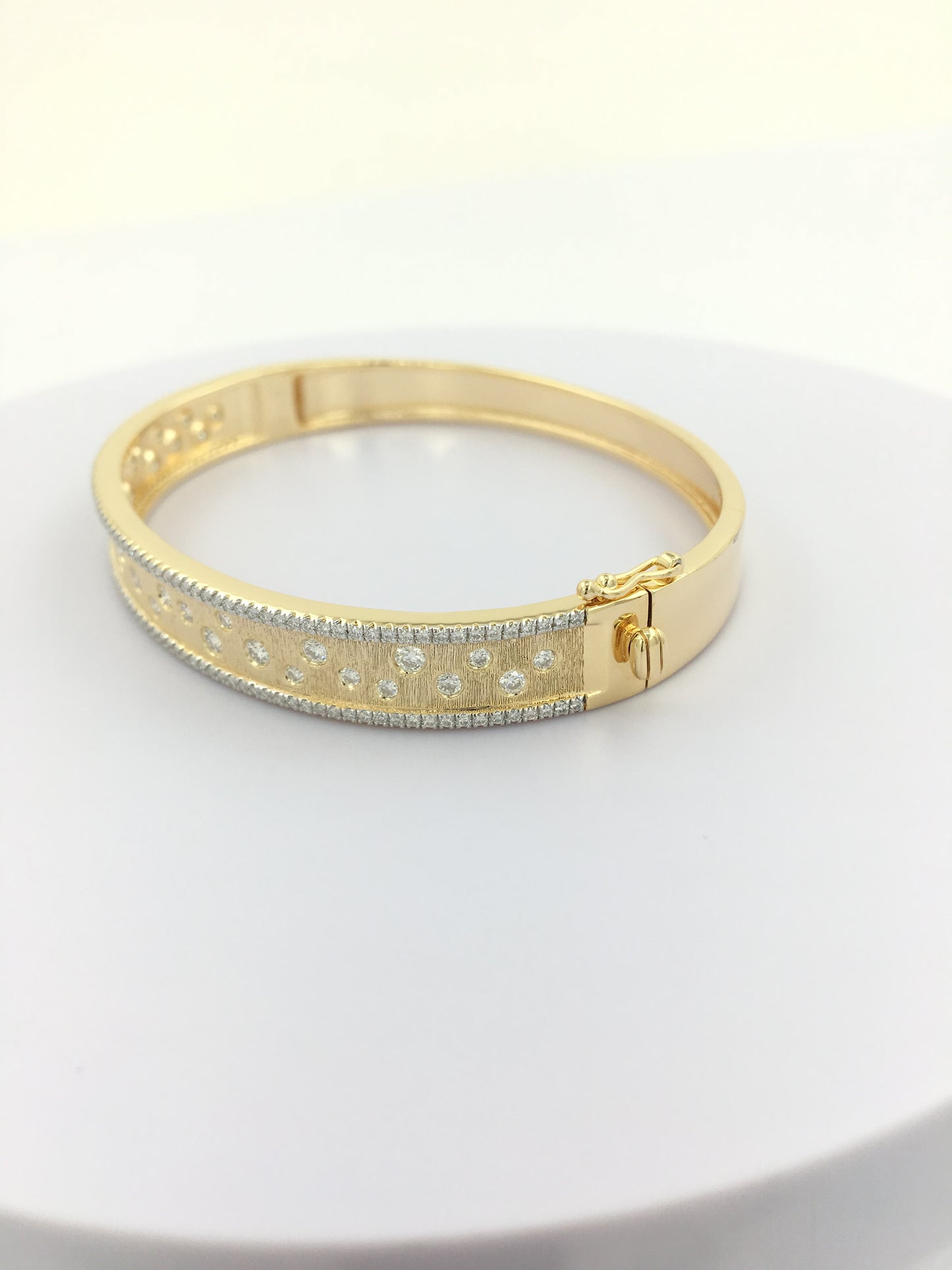 Elegant 1 3/5CTW Bangle Bracelet in 14K Gold-Plated Silver | Designer Partywear Bracelet | Moissanite & Lab Grown Diamond | Gift for Women